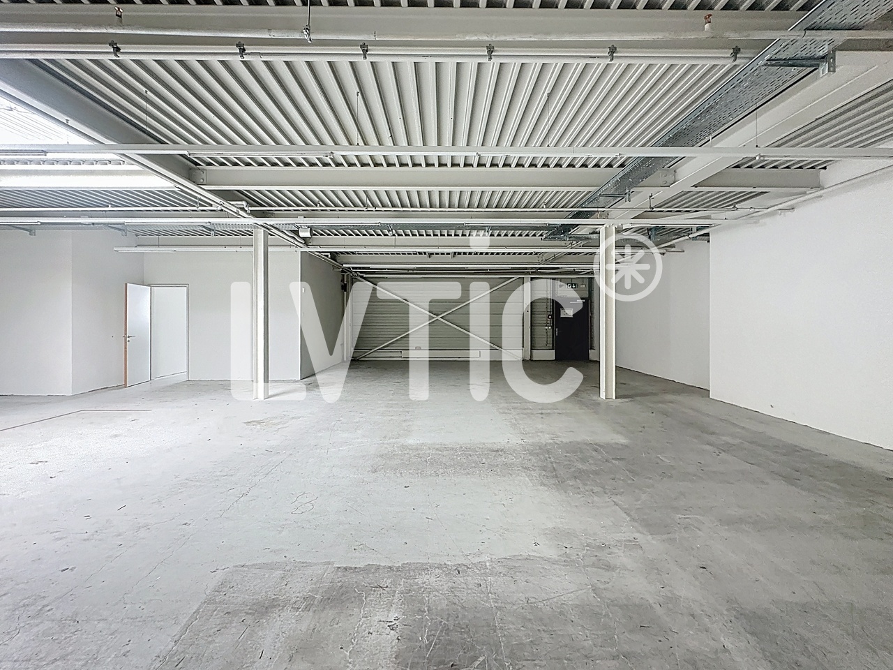 negozio di 1665m²