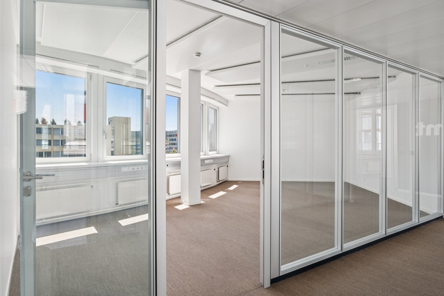 444m² office