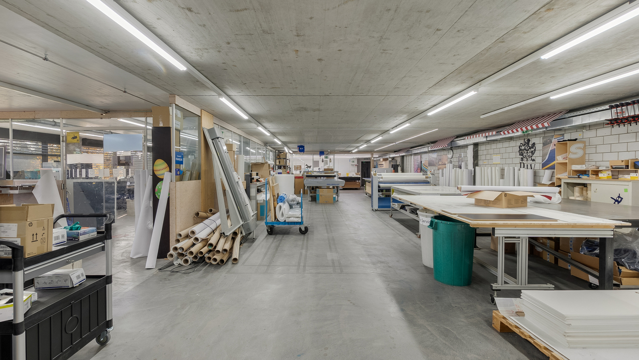 11000m² commercial