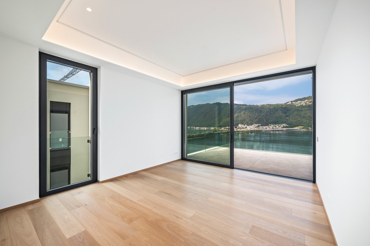 5 rooms apartment