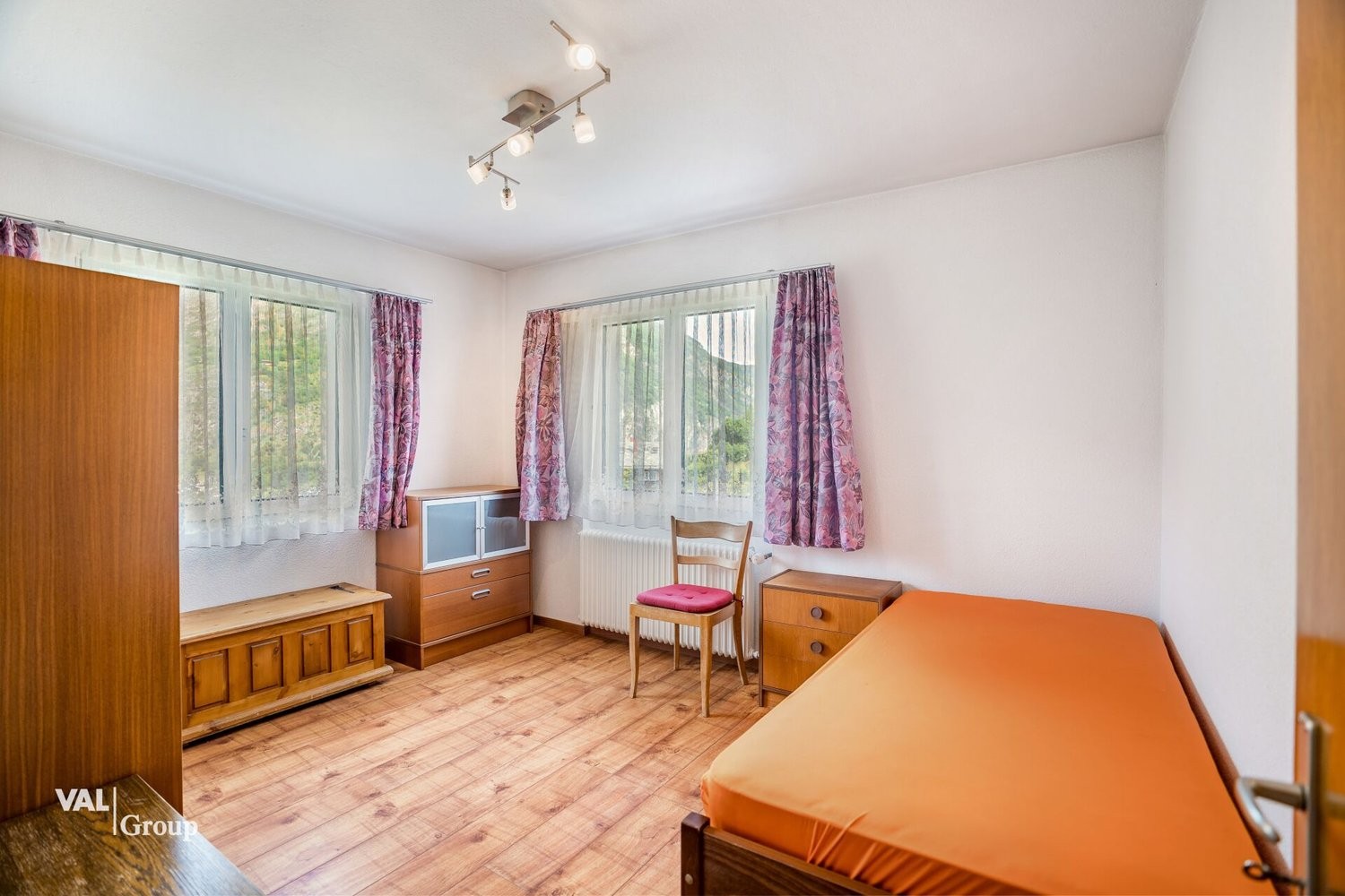 9 rooms single house