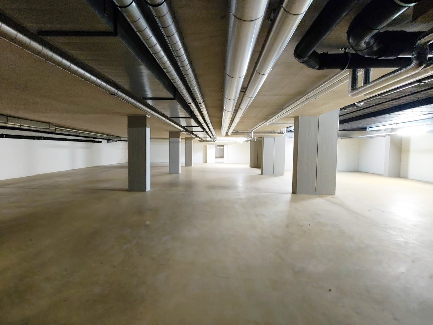 1683-1683m² cellar compartment