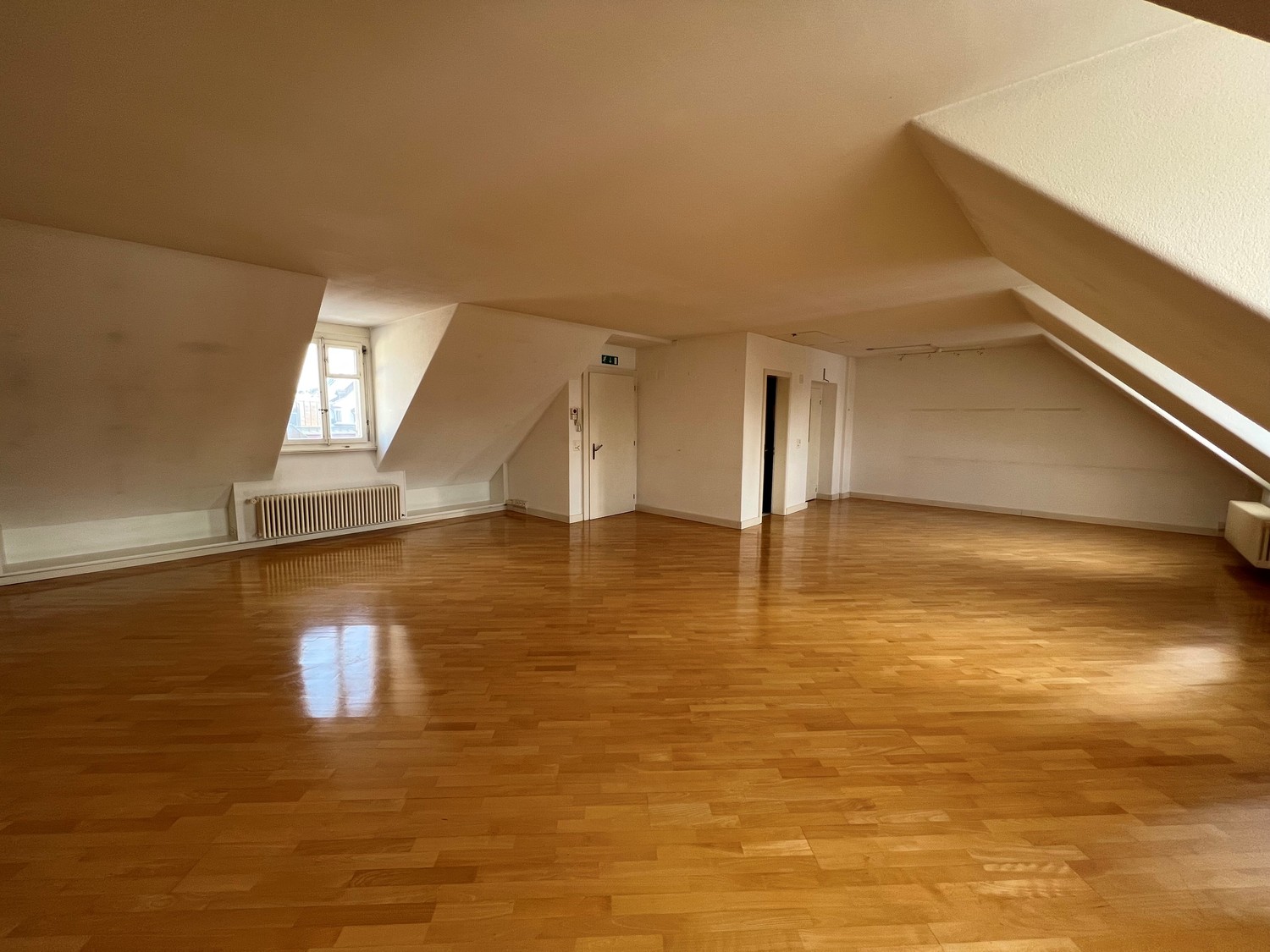 161m² commercial