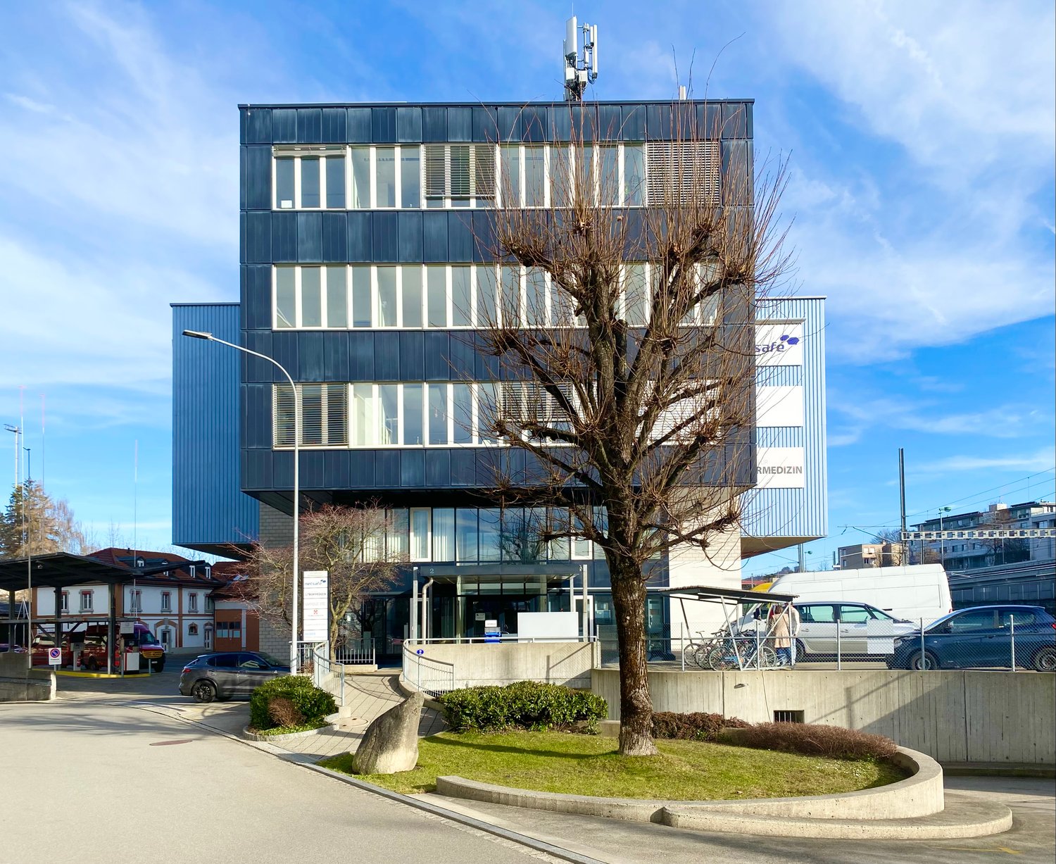 1532m² office