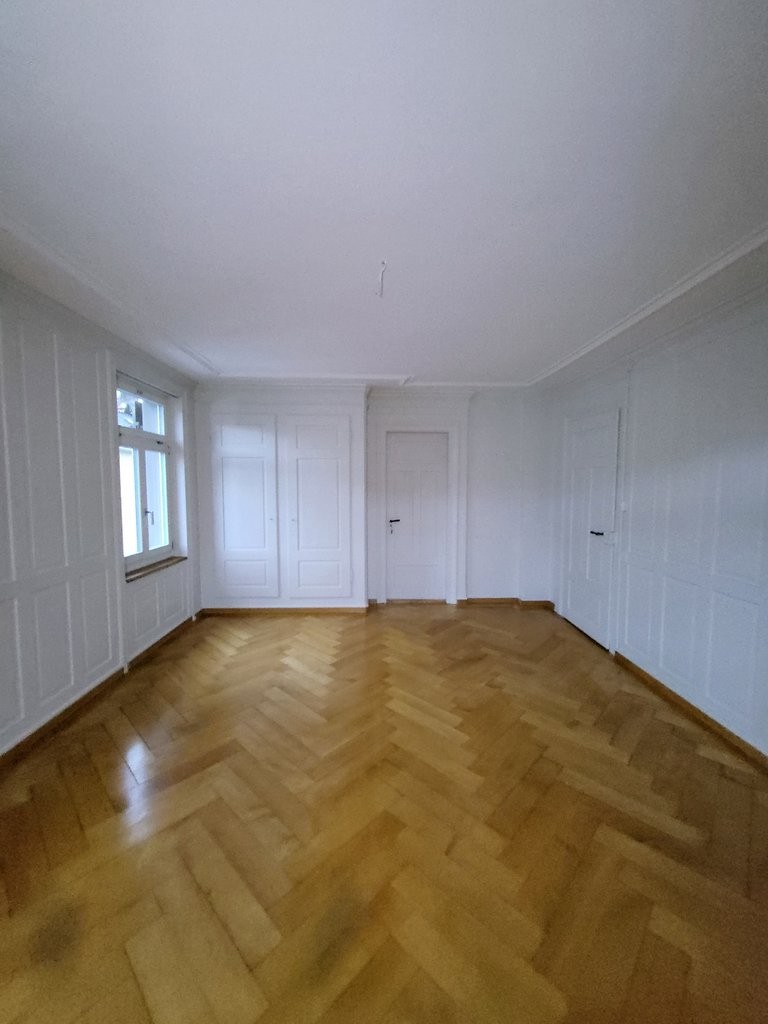5 rooms apartment