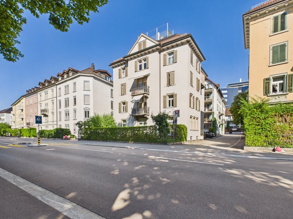 5 rooms apartment