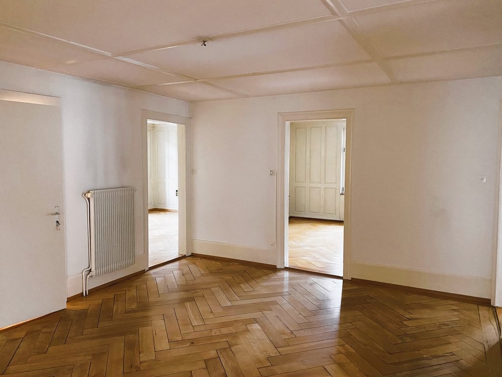 5 rooms apartment