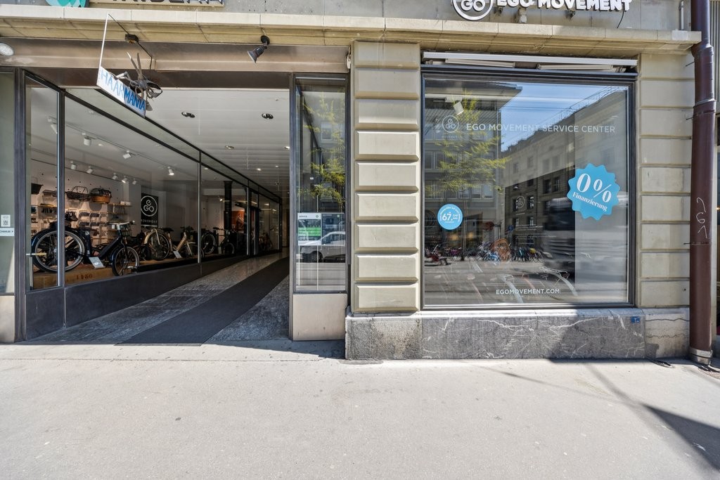 28m² shop