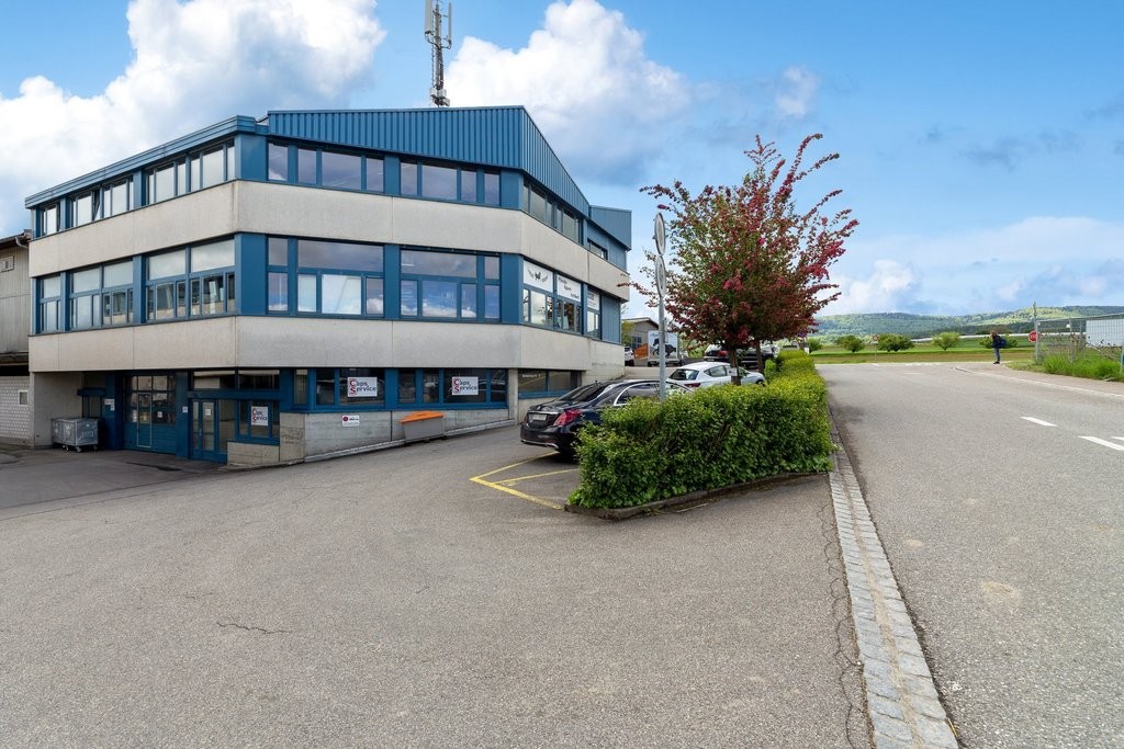 92m² office