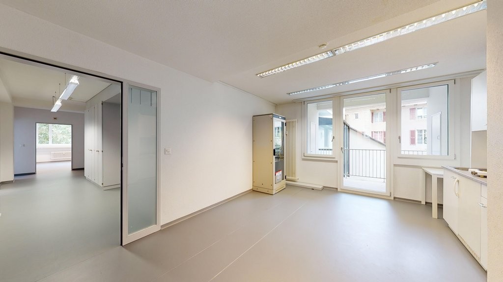 147m² office