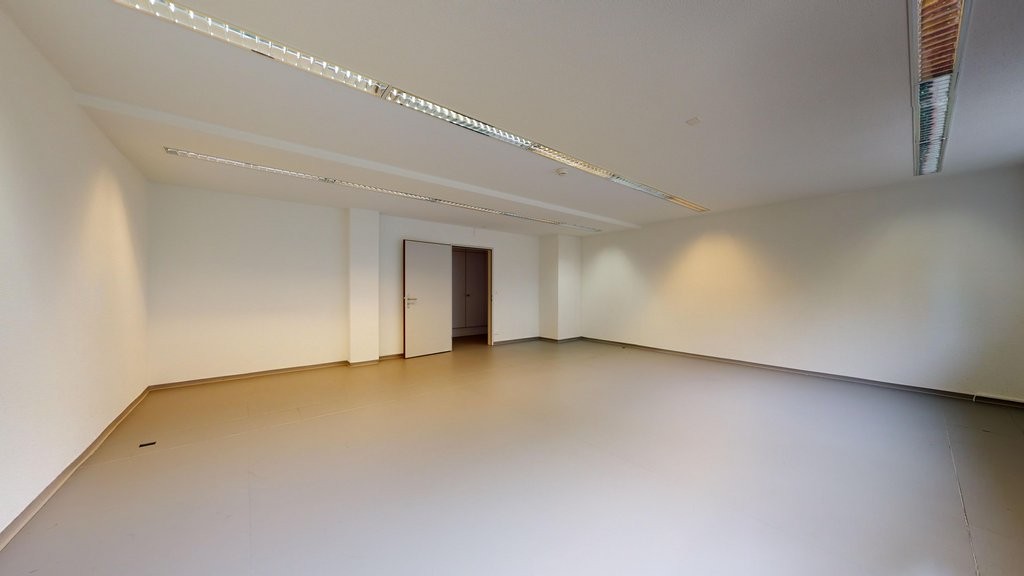 147m² office