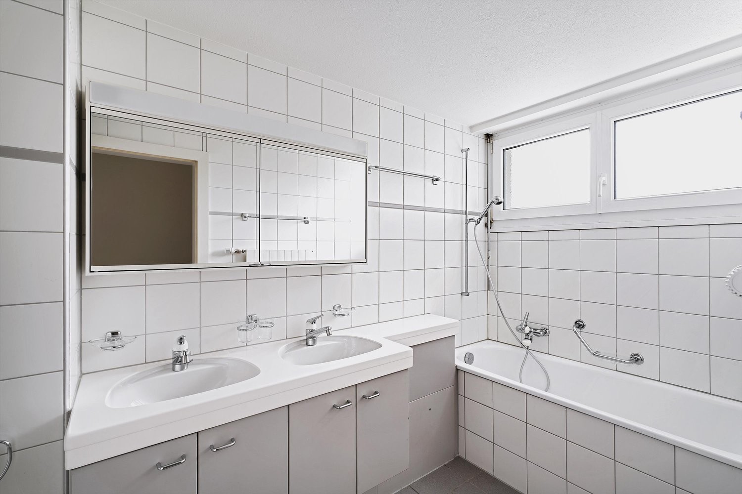6 rooms attic flat