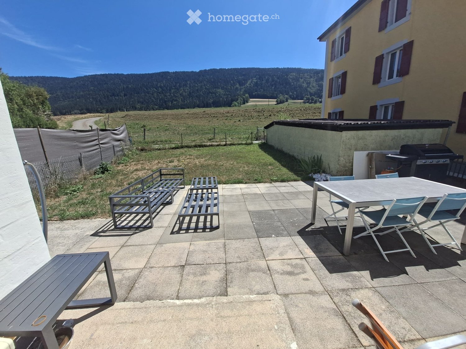 5 rooms apartment