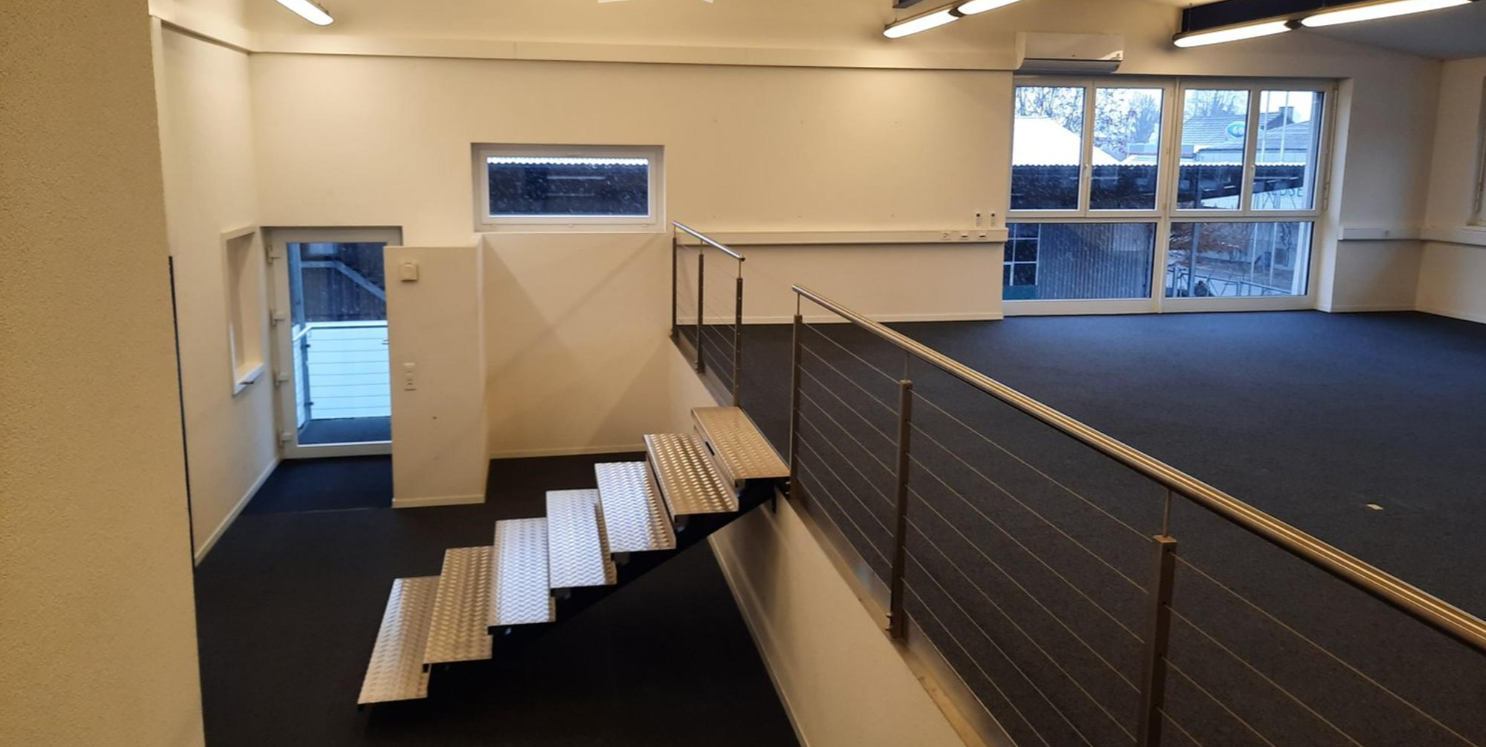 200m² commercial