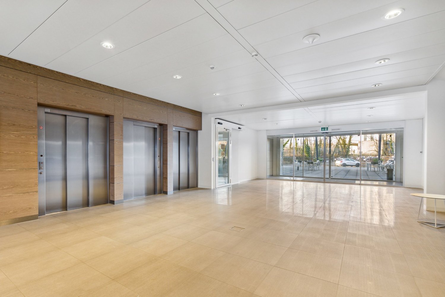 324m² office