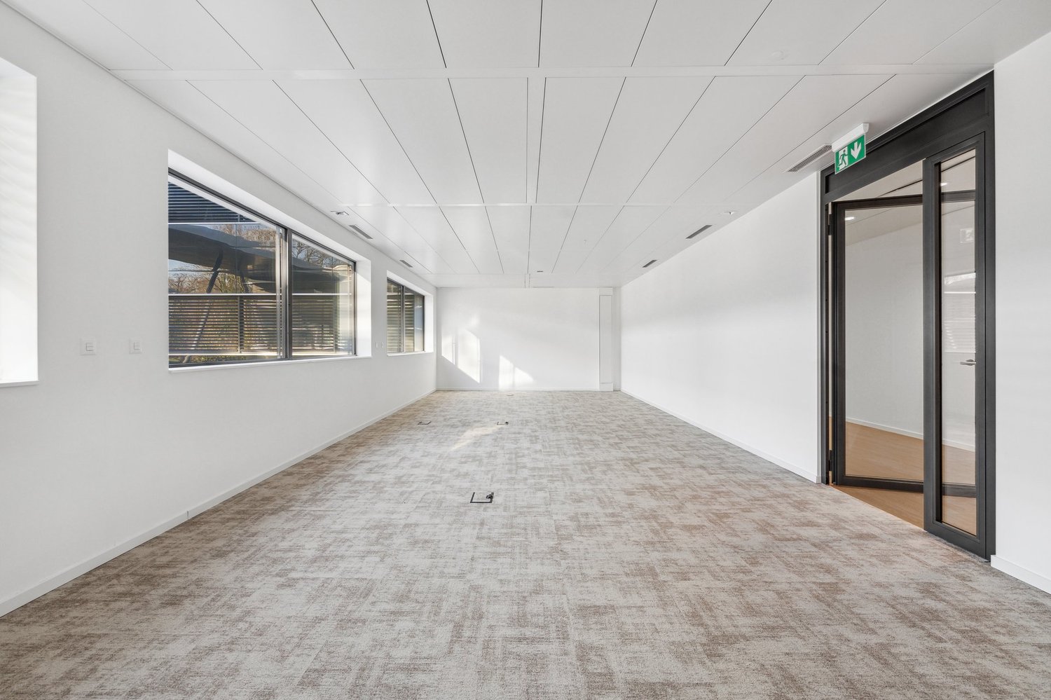 324m² office