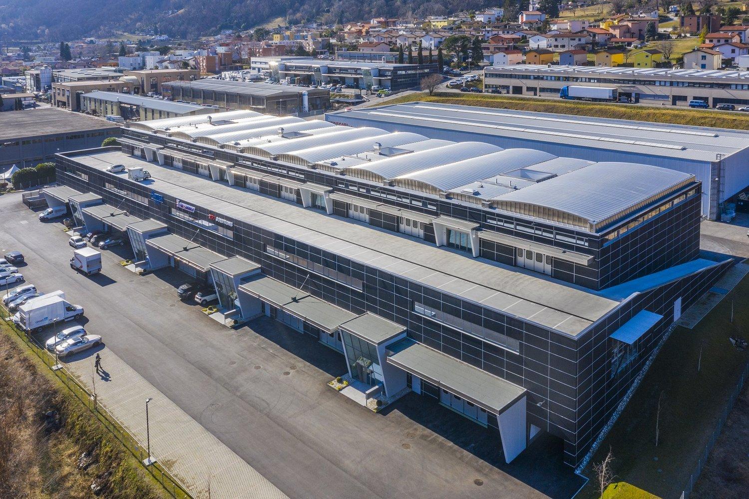 330m² office