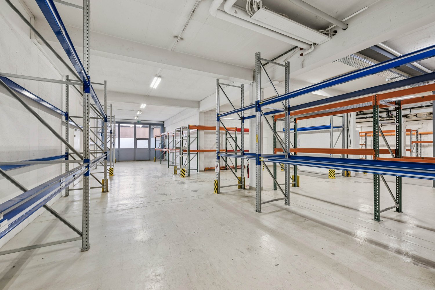 868m² industrial object