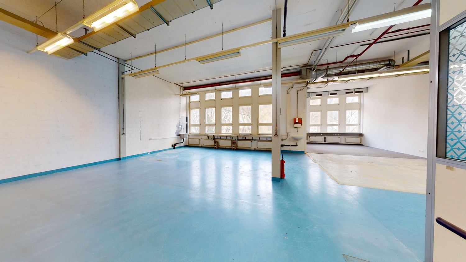 235m² commercial