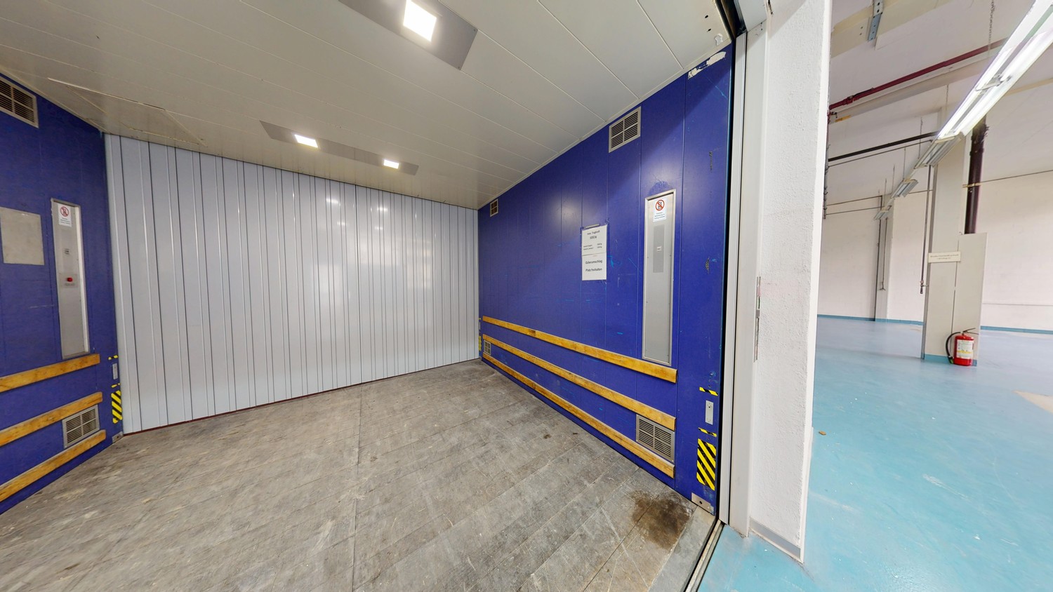 235m² commercial