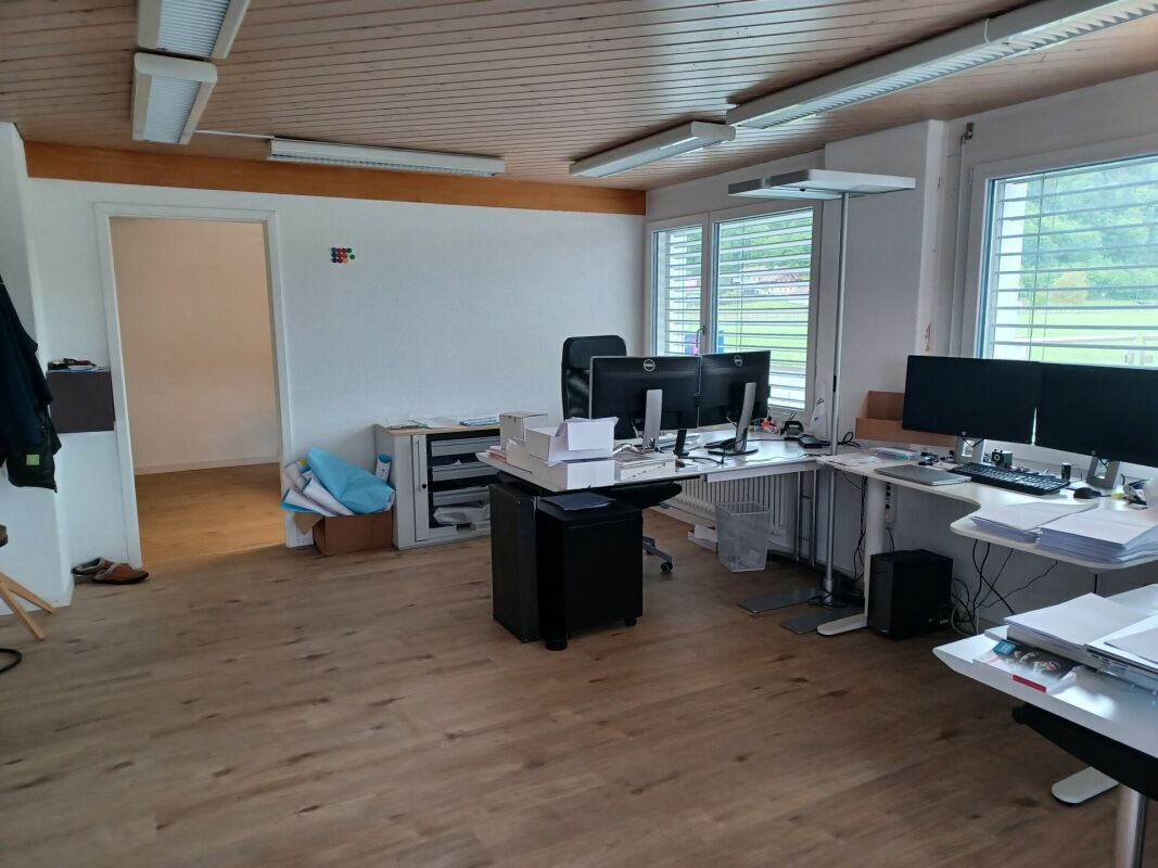 234m² commercial