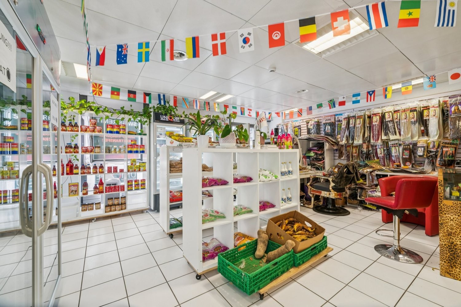 47m² shop