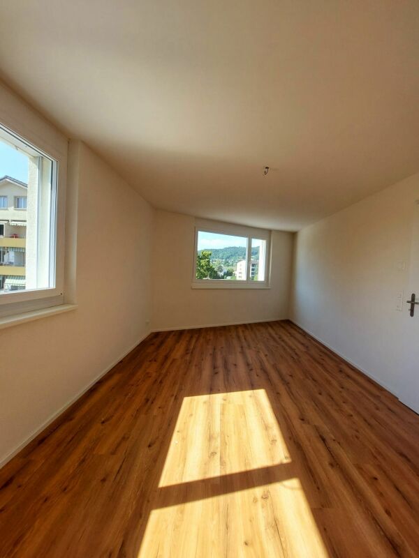 Appartement de 2.5 pièces élégant dans une construction neuve de 60 m² avec balcon ensoleillé 

Cet attractif appartement de 2.5 pièces dans une construction neuve avec environ 60 m² de surface habitable allie un design moderne à une haute qualité de vie. L'espace de vie et de repas ouvert offre bea