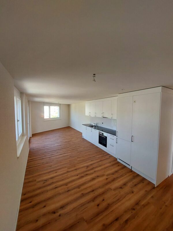 Appartement de 2.5 pièces élégant dans une construction neuve de 60 m² avec balcon ensoleillé 

Cet attractif appartement de 2.5 pièces dans une construction neuve avec environ 60 m² de surface habitable allie un design moderne à une haute qualité de vie. L'espace de vie et de repas ouvert offre bea