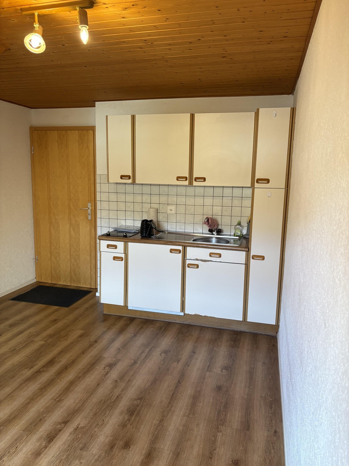 1 room single room