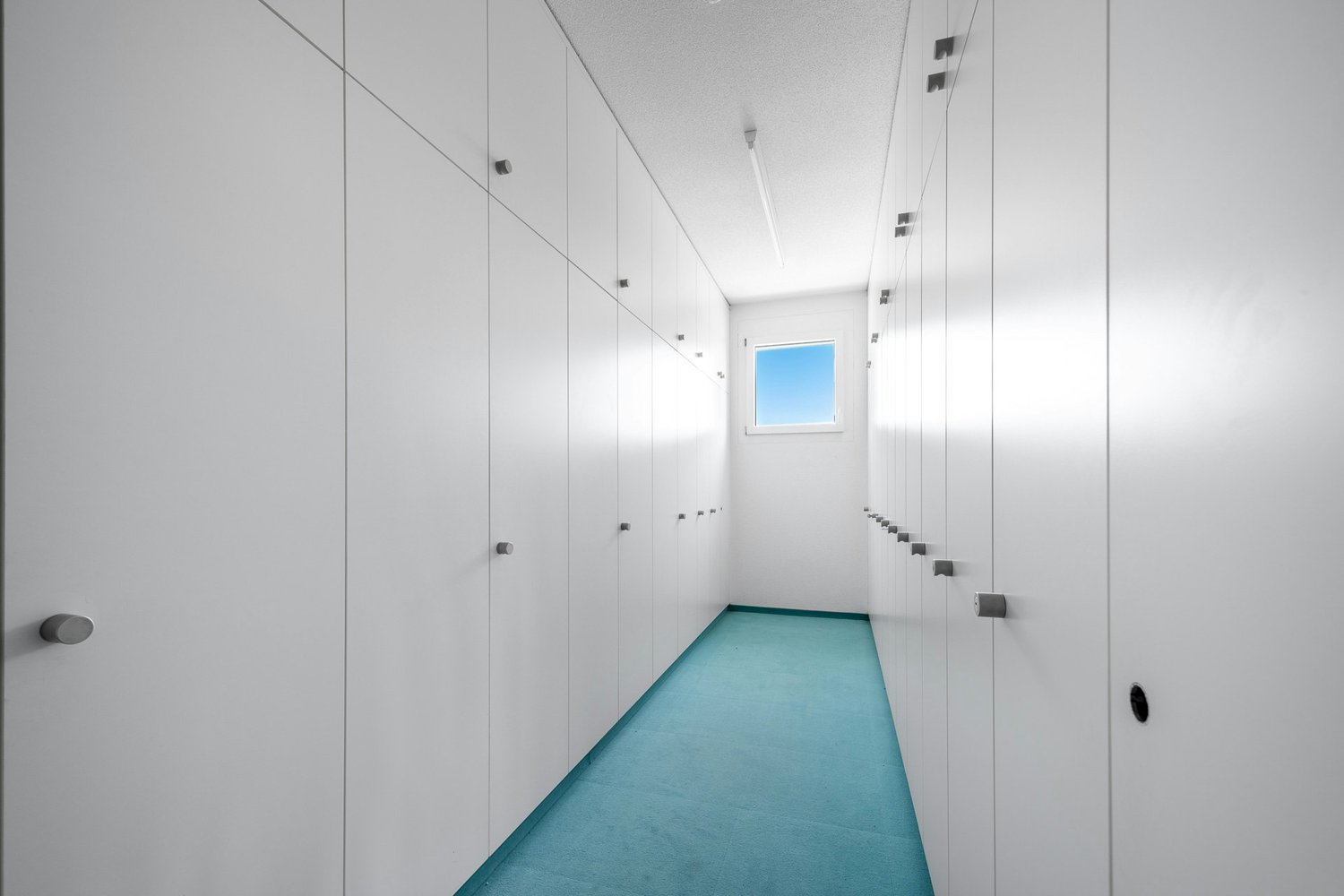 750m² office