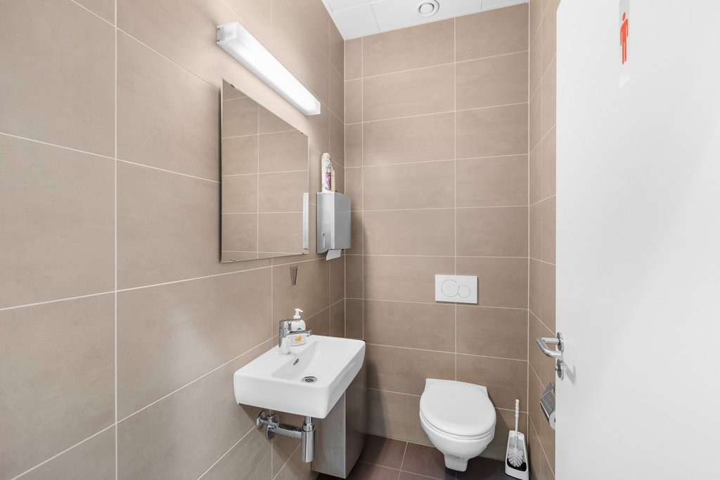 105m² commerciale