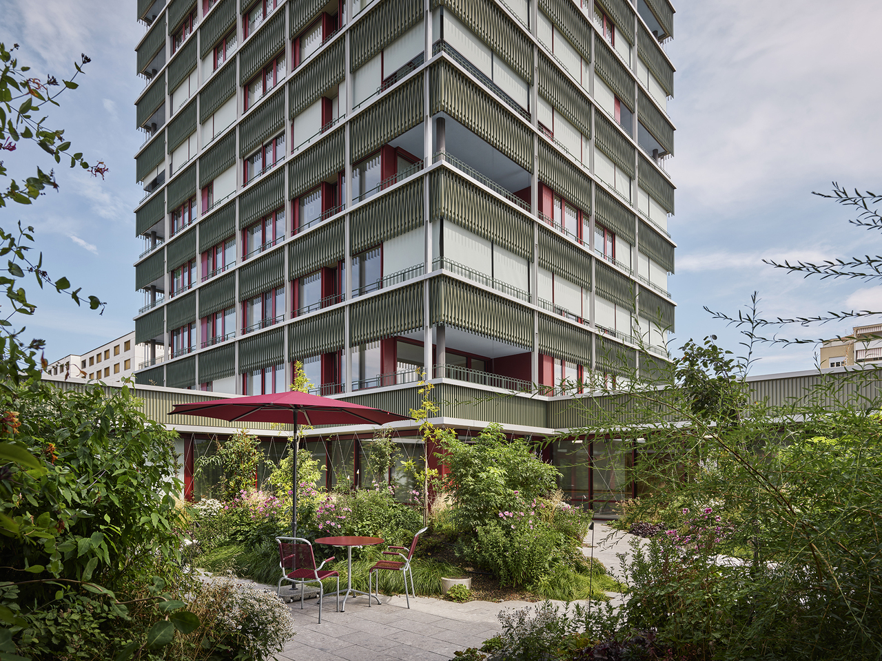 210m² office
