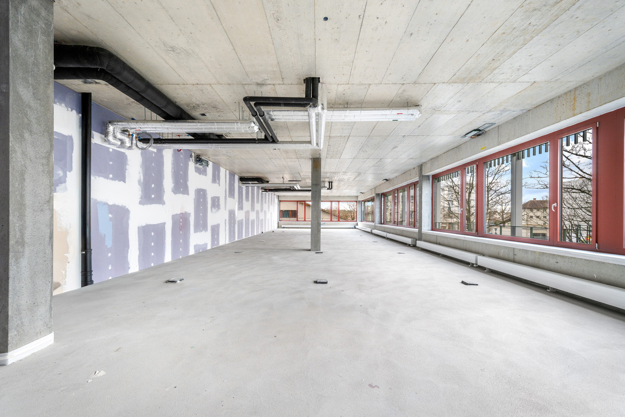 210m² office