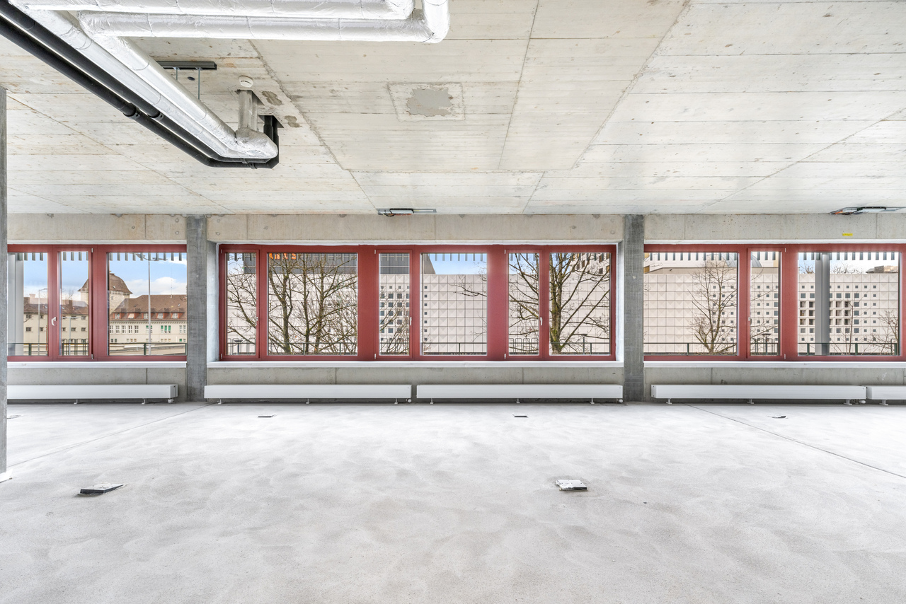 210m² office