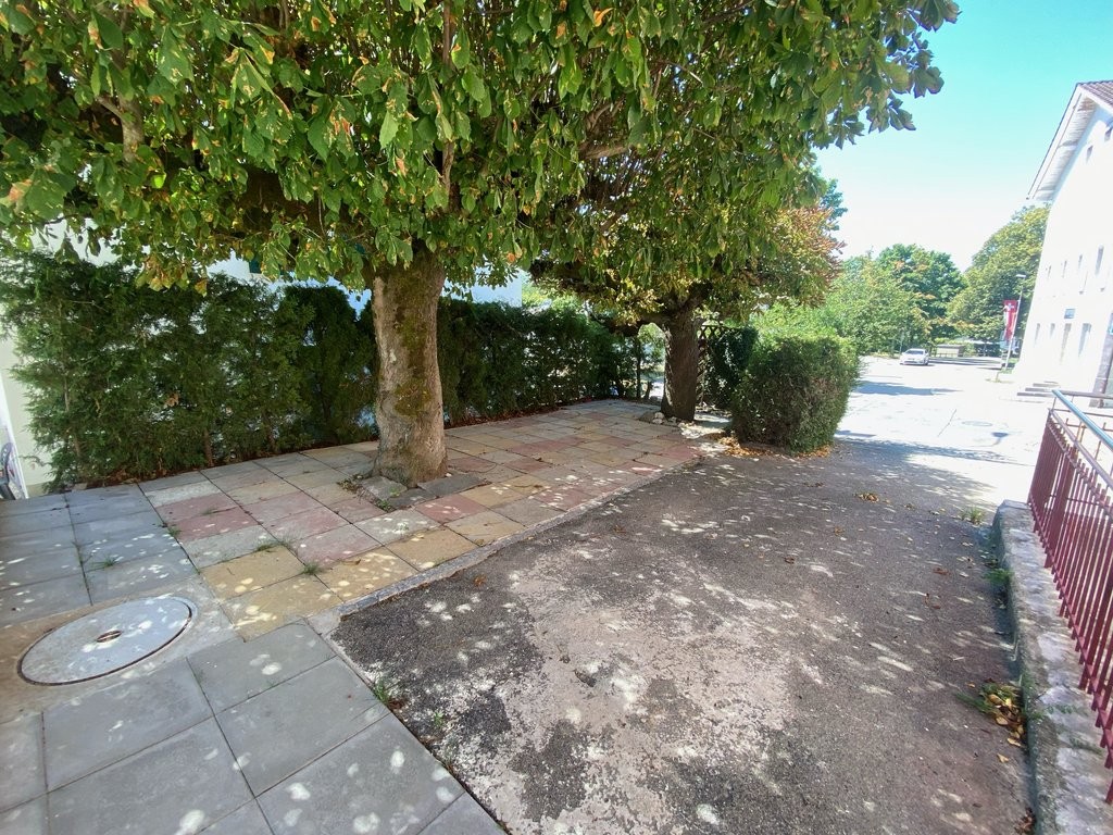 73m² commercial