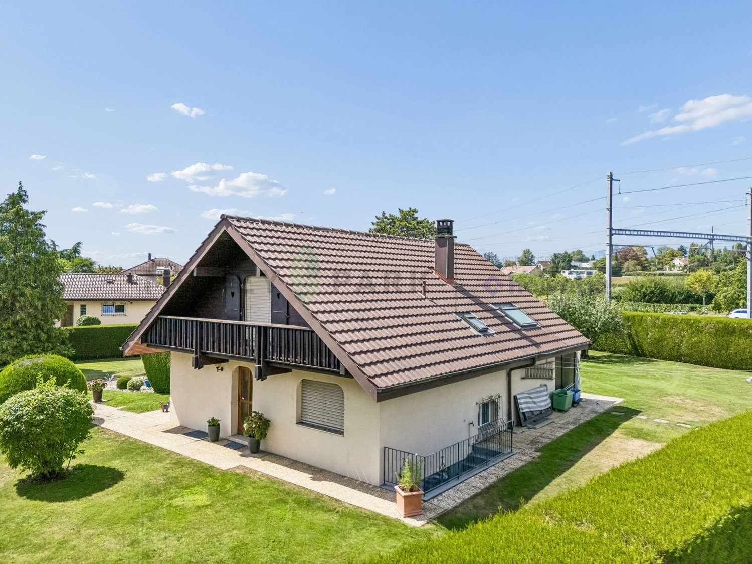 5 rooms villa