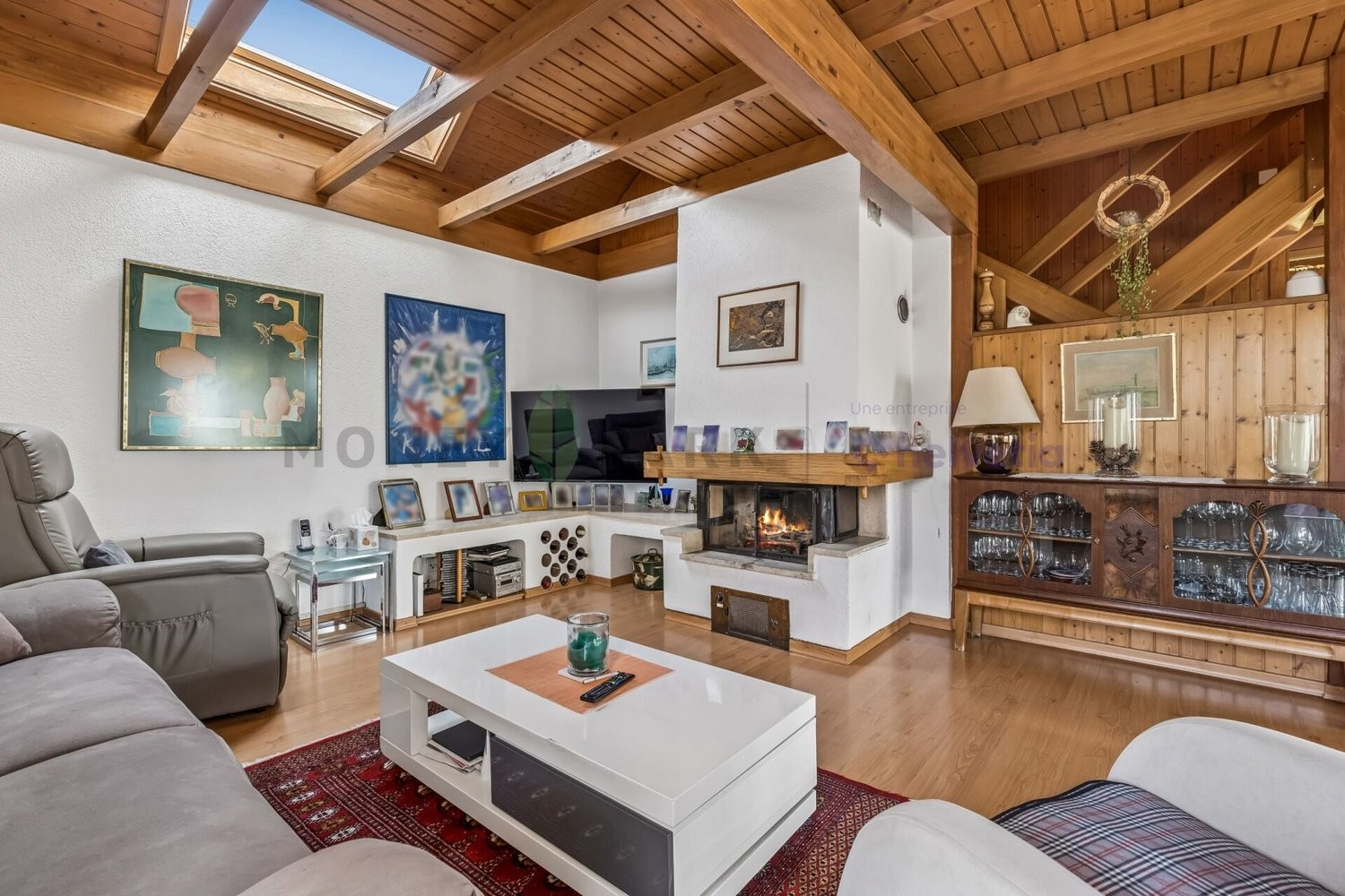 5 rooms villa