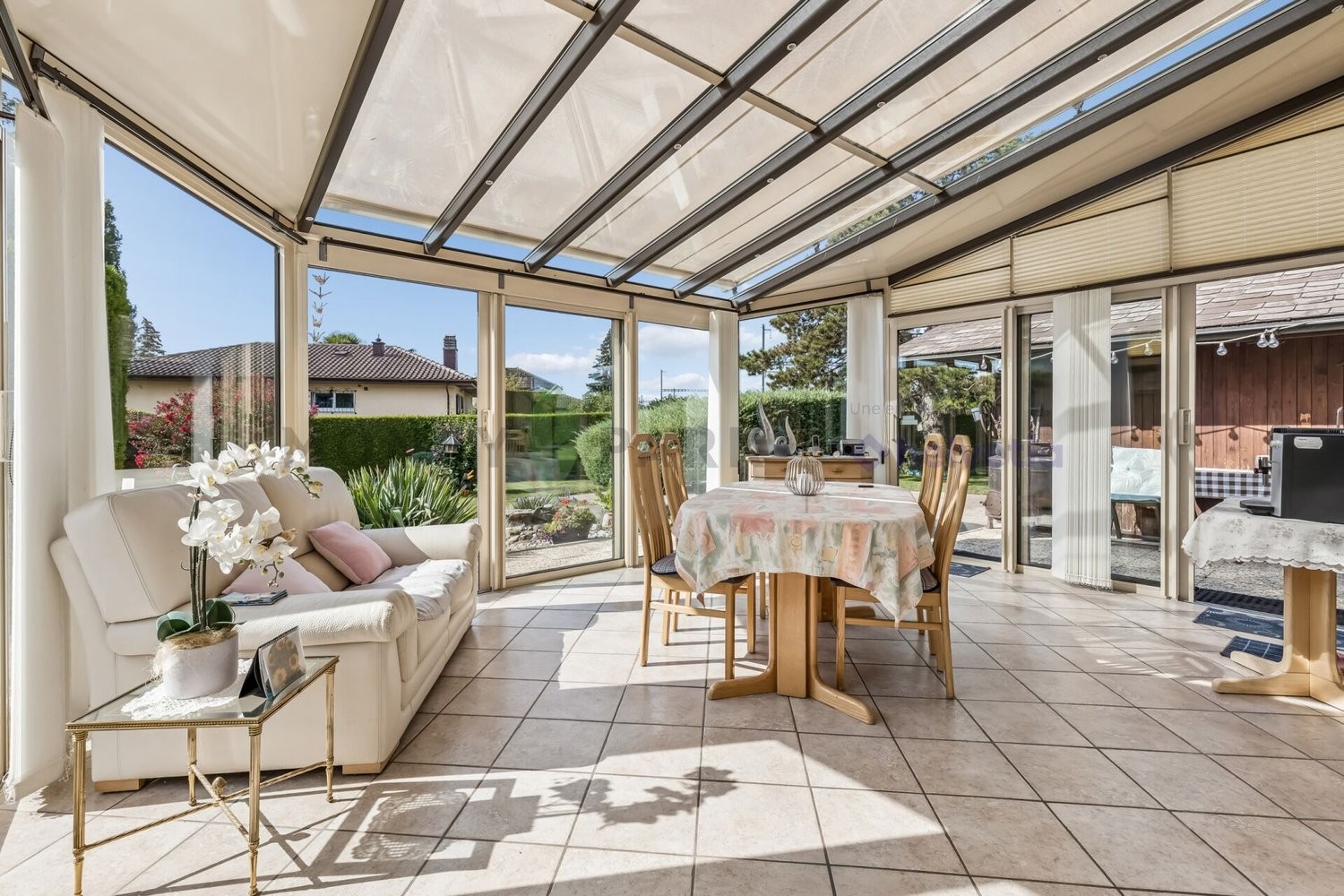 5 rooms villa