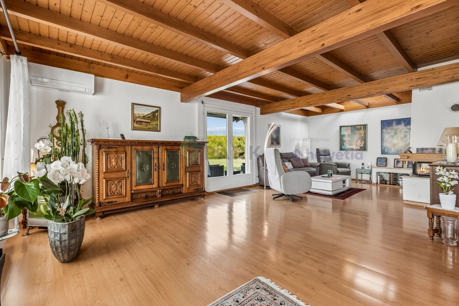 5 rooms villa