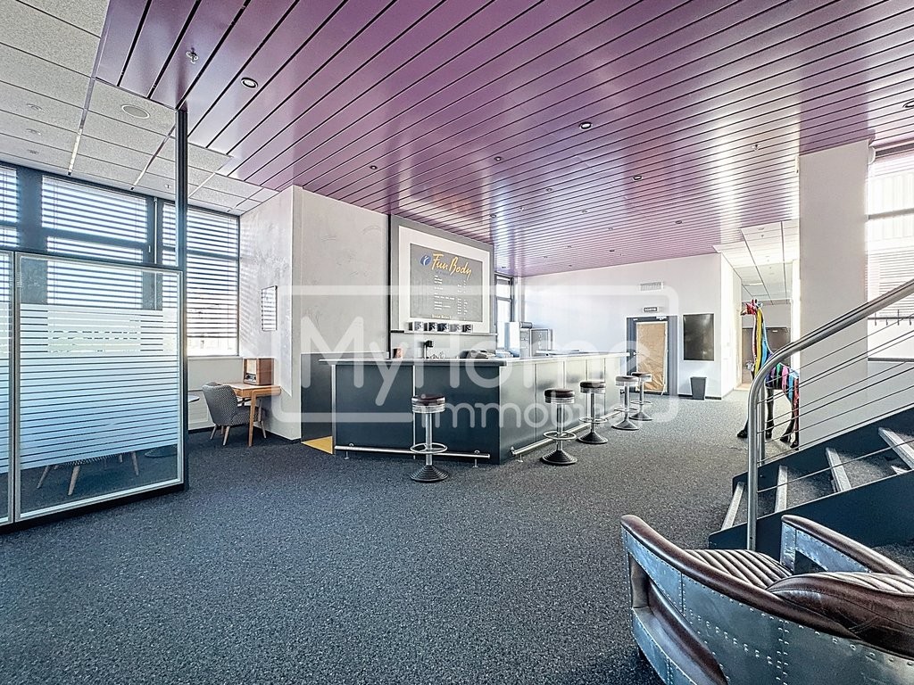 967m² Laden