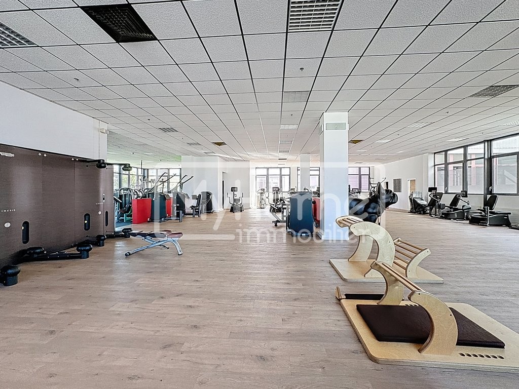 967m² Laden