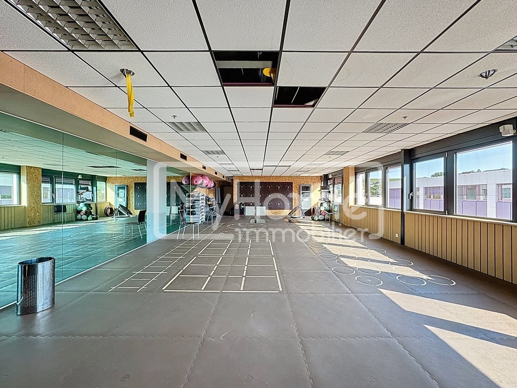 967m² Laden