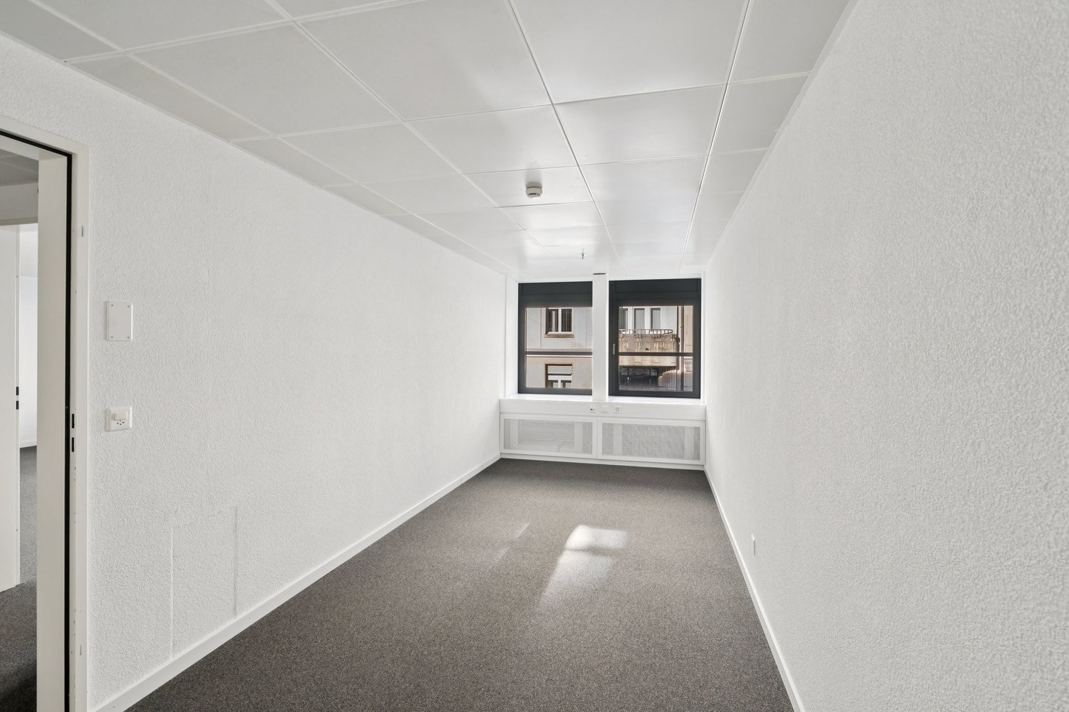 151m² office