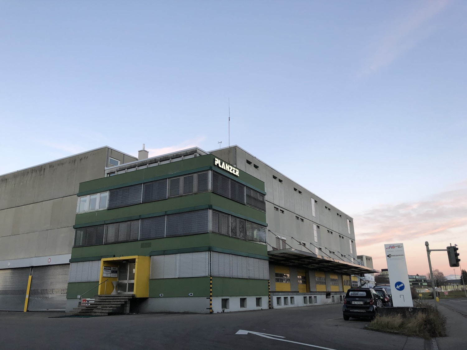 8595m² commerciale