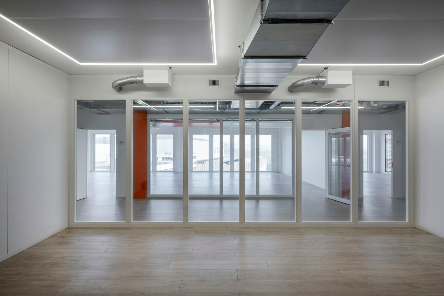 150m² office