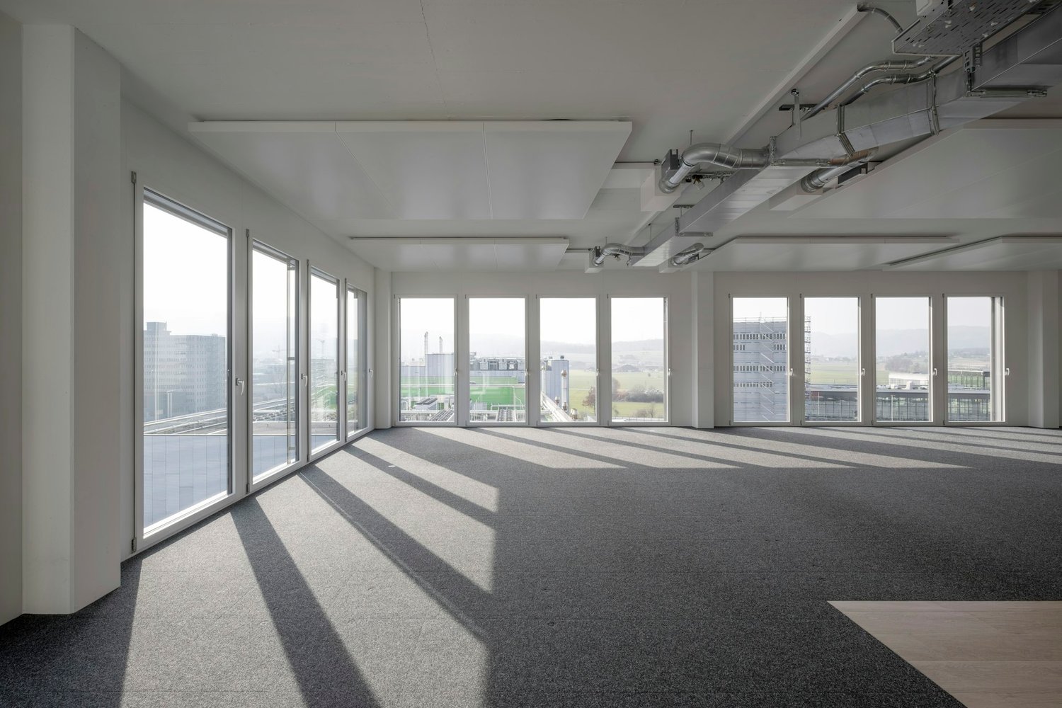 150m² office