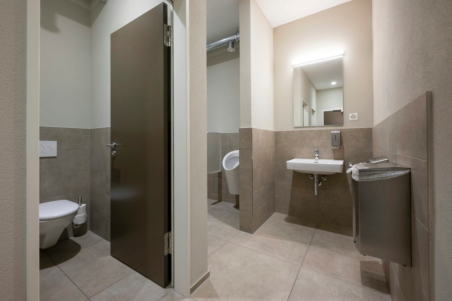 150m² office