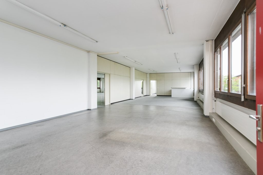 360m² commercial