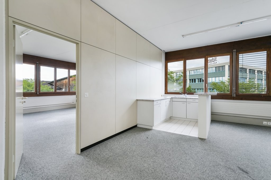 360m² commercial