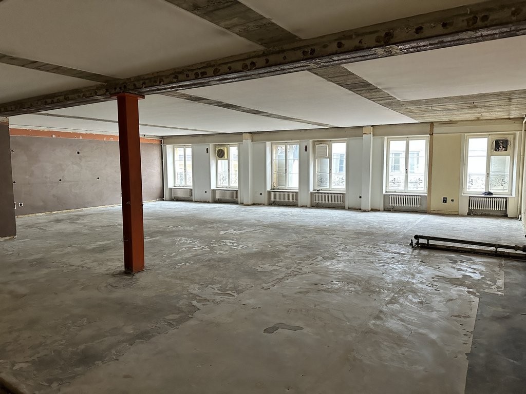 140m² commerciale